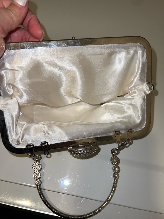 Pearl-Embellished White Evening Clutch - Picture 3 of 3